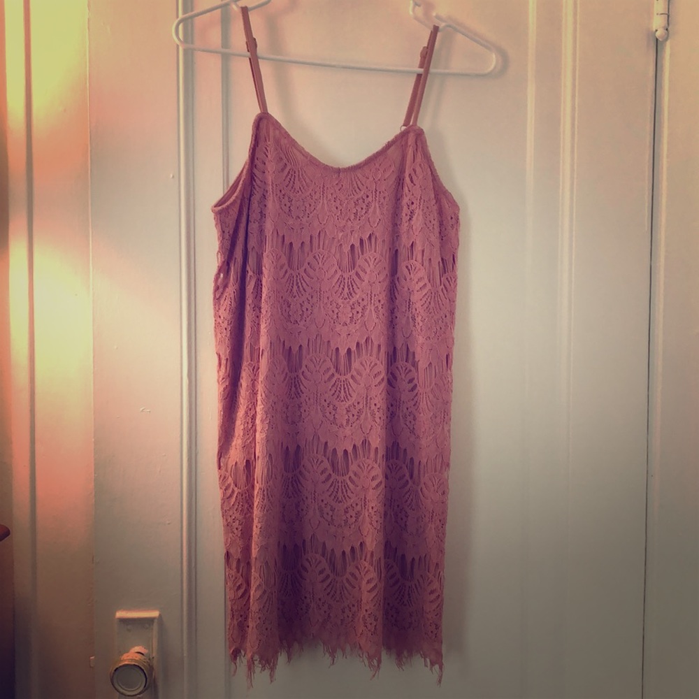 Mauve/pink lace shift dress